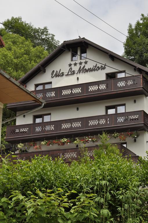 Hotel La Monitori Sinaia Pokoj fotografie