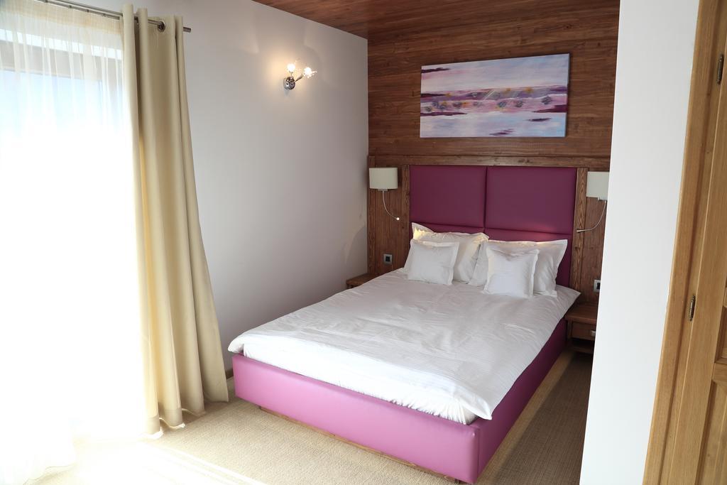 Hotel La Monitori Sinaia Pokoj fotografie
