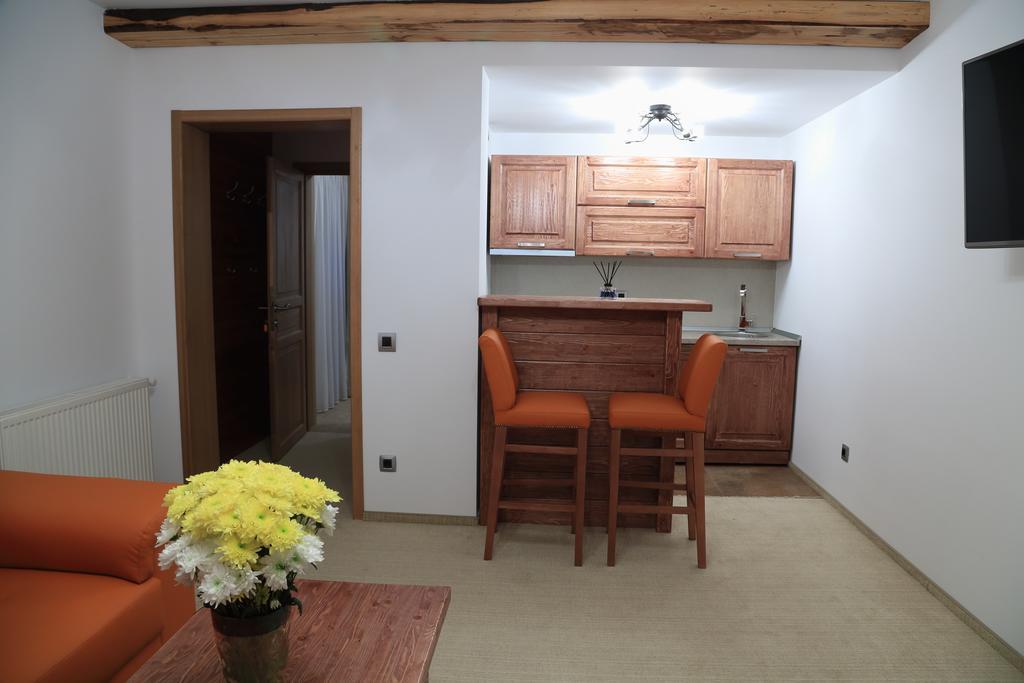 Hotel La Monitori Sinaia Pokoj fotografie